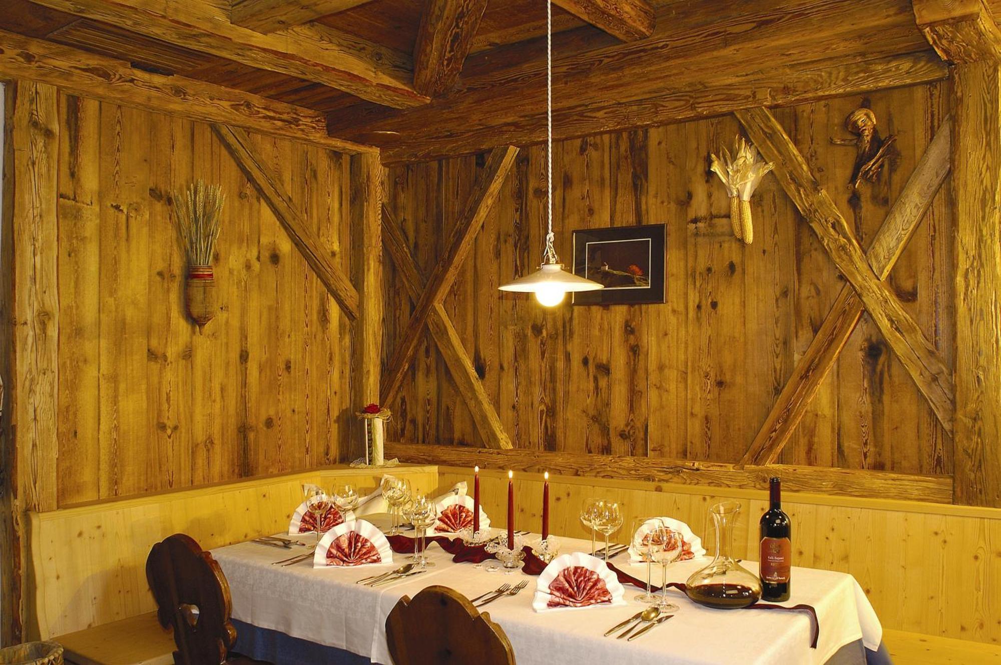Gasthof Teiser Stern Фунес Экстерьер фото